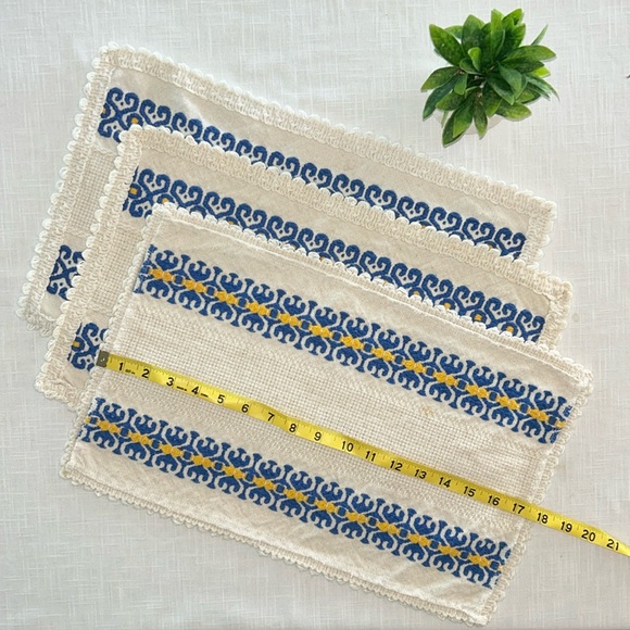 Placemats Vintage Embroidered (3) - Picture 1 of 11